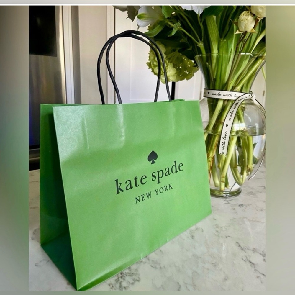 New! Kate spade gift bag in iconic green color. MEDIUM bag with handles - Picture 2 of 6